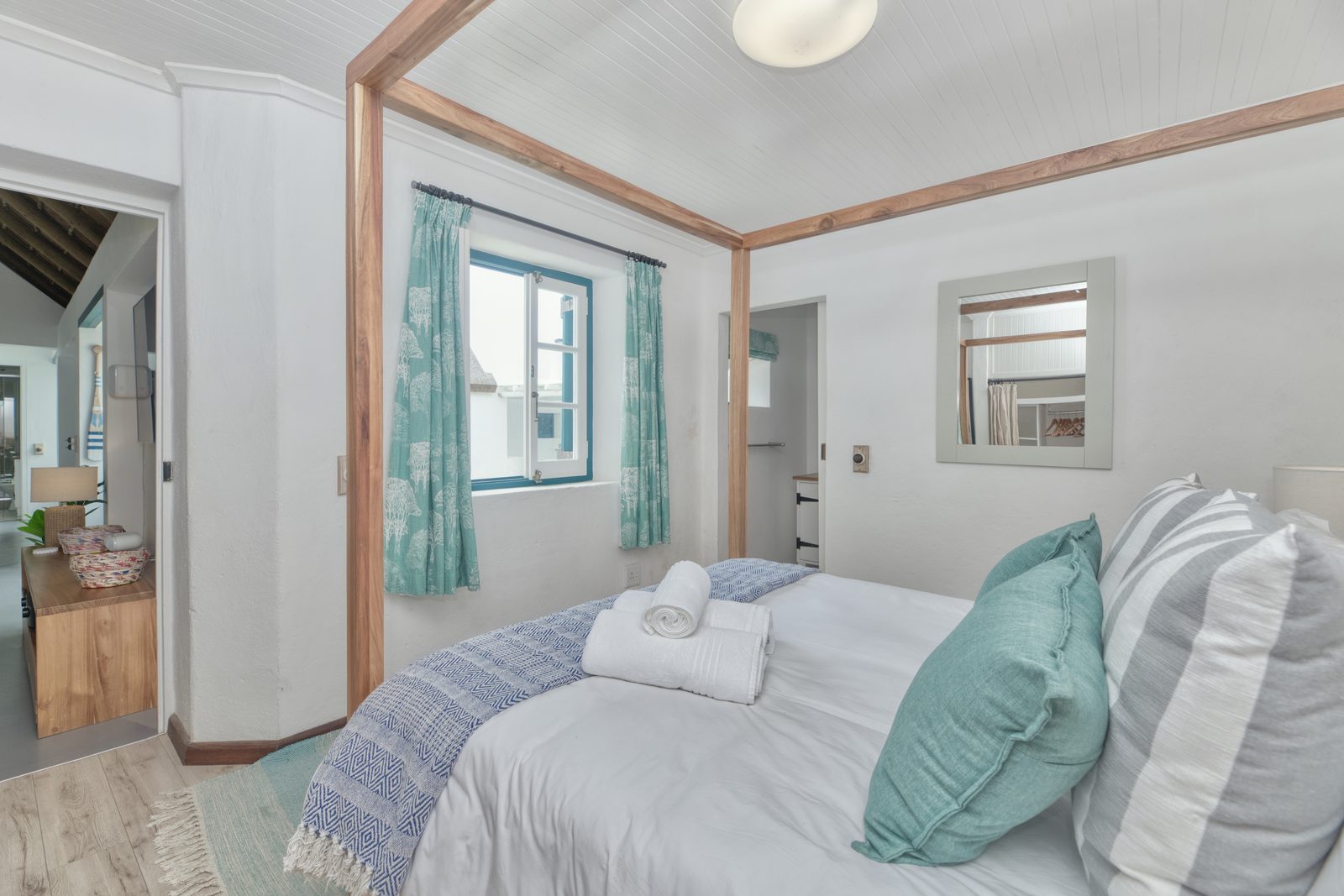 The Oceanpearl Room at Cape Creek Retreat